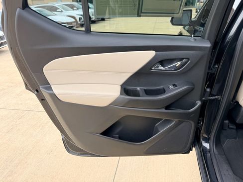 Used 2023 Chevrolet Traverse Premier AWD/4WD image 26