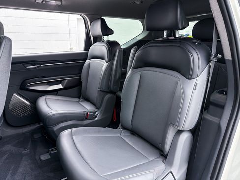 Used 2024 Kia EV9 Light Long Range image 28