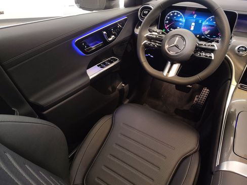 Used 2026 Mercedes-Benz GLC 300 image 27