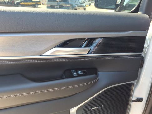 New 2026 Jeep Grand Wagoneer 4WD image 6