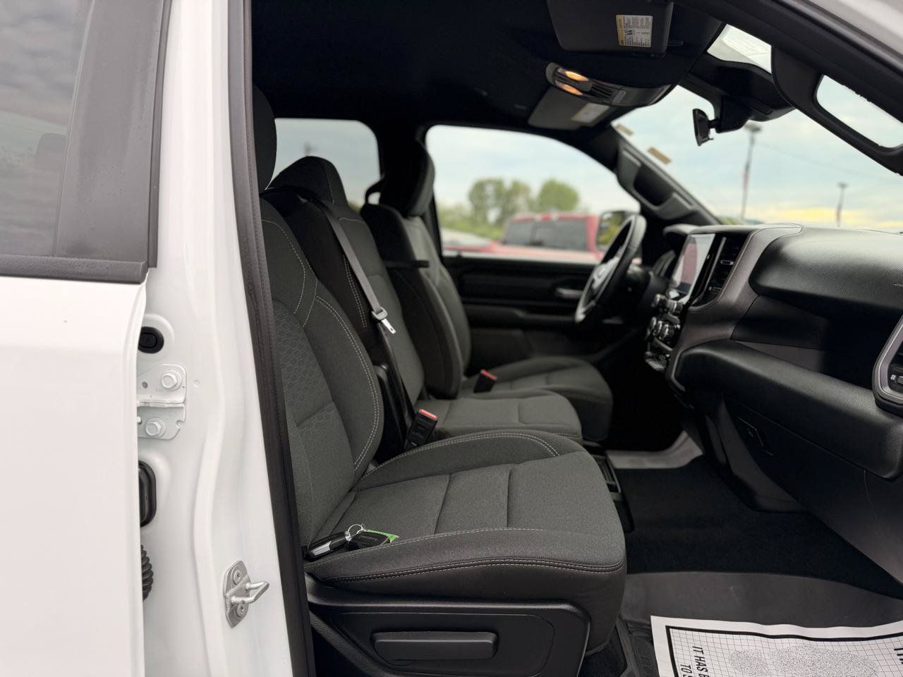 Used 2025 RAM 1500 Warlock AWD/4WD image 23