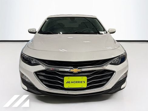 Used 2020 Chevrolet Malibu LT FWD image 2