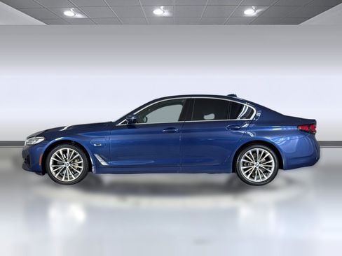 Used 2023 BMW 530e w/ Convenience Package RWD image 2