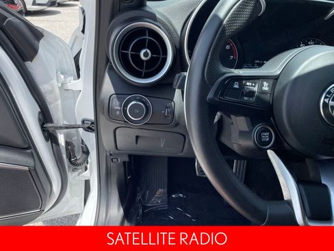 Used 2023 Alfa Romeo Giulia Sprint image 14