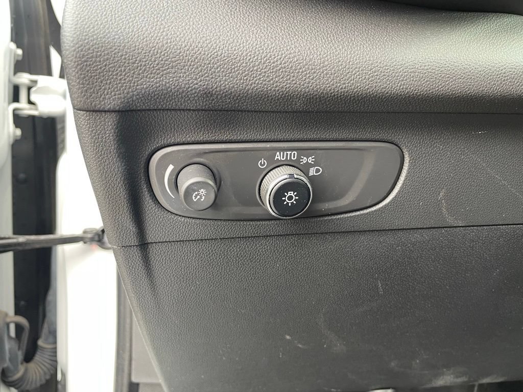 Used 2023 Buick Envision Essence AWD/4WD image 13
