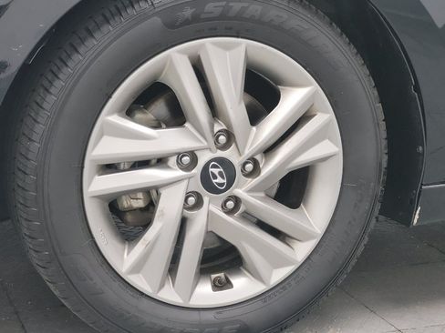 Used 2020 Hyundai Elantra Value Edition FWD image 31