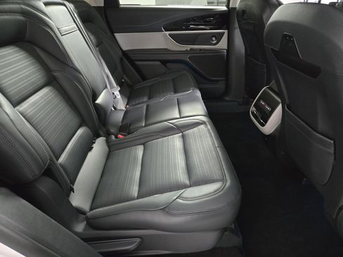 Used 2024 Lincoln Nautilus Reserve w/ Equipment Group 202A image 17