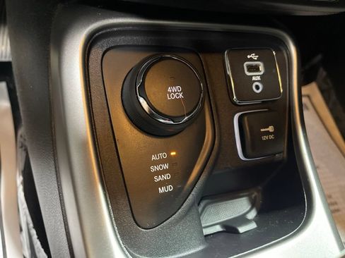 Used 2017 Jeep Compass Sport AWD/4WD image 28