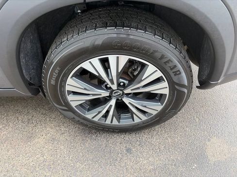Used 2023 Nissan Rogue SV FWD image 41