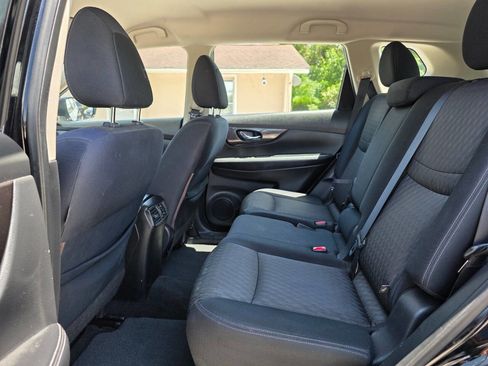 Used 2018 Nissan Rogue S FWD image 9