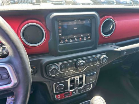 Used 2019 Jeep Wrangler Unlimited Rubicon w/ Dual Top Group AWD/4WD image 27