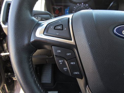 Used 2019 Ford Edge Titanium FWD image 26