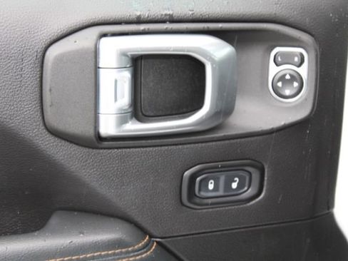 Used 2021 Jeep Wrangler Unlimited Sahara image 14