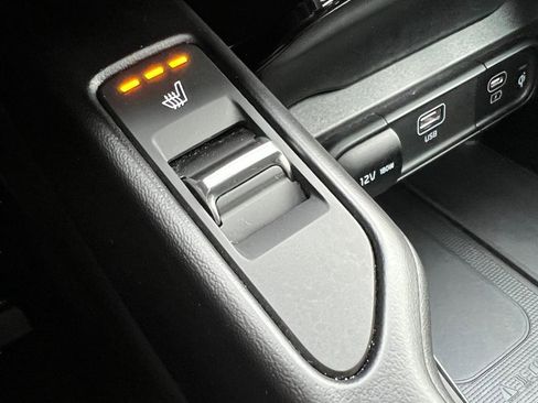 Used 2025 Kia Telluride S image 32