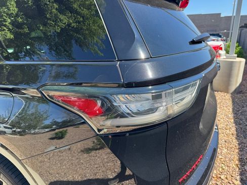 Used 2020 Chevrolet Traverse Premier w/ Redline Edition image 6