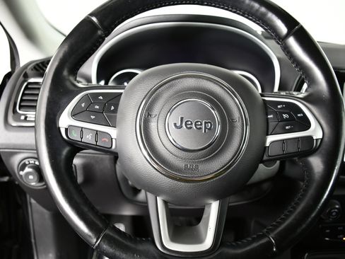 Used 2020 Jeep Compass Latitude image 19