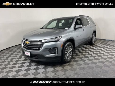 Certified 2023 Chevrolet Traverse LT FWD image 1
