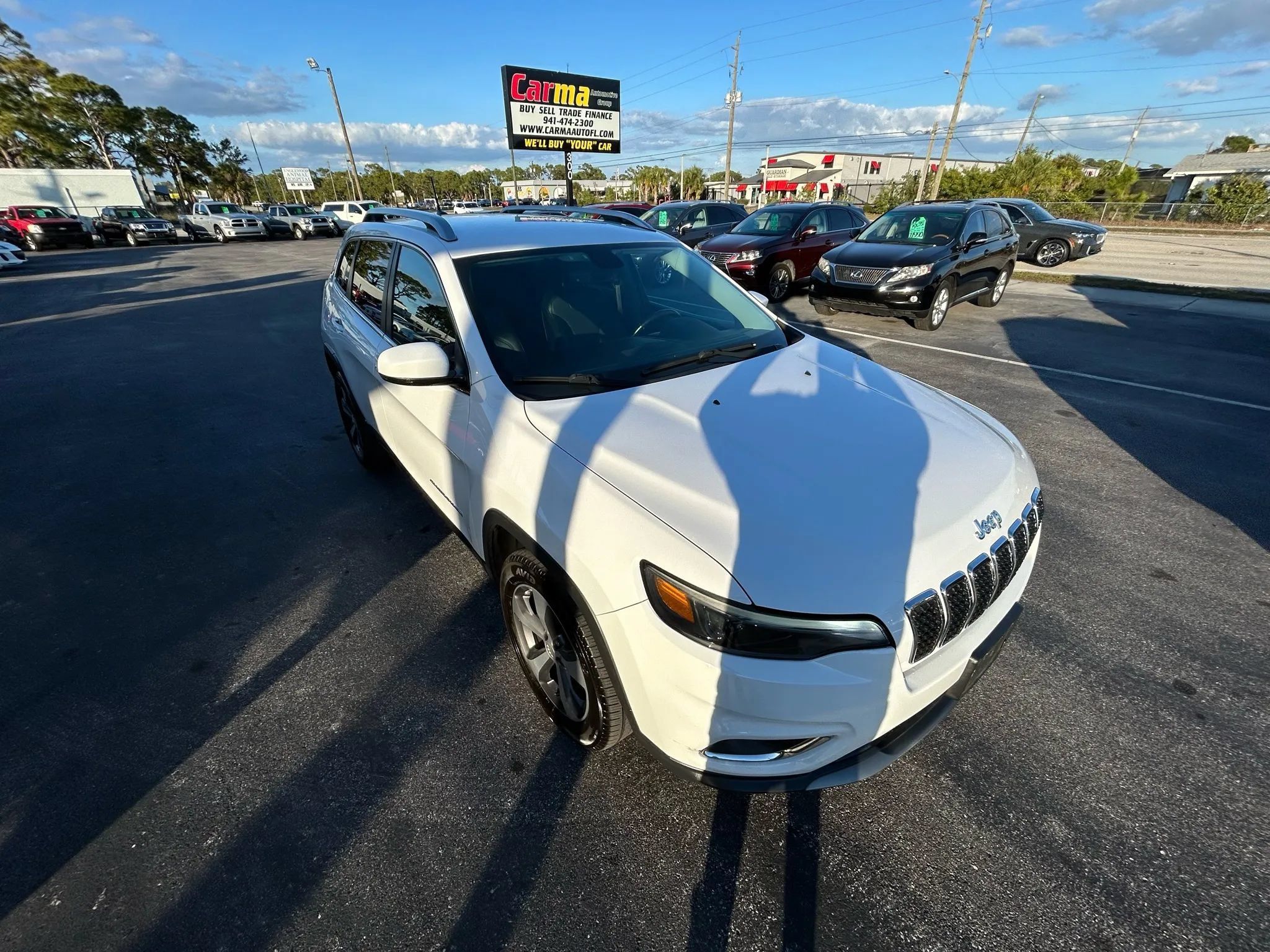 Used 2019 Jeep Cherokee Limited AWD/4WD image 9