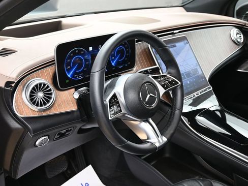 Used 2023 Mercedes-Benz EQE 350+ SUV w/ Pinnacle Trim Package image 19