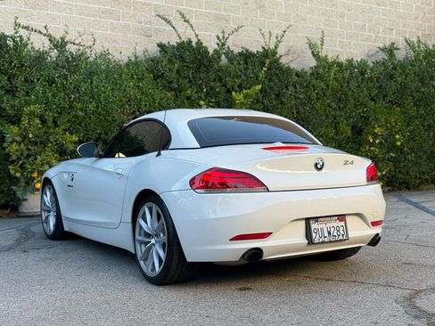 Used 2011 BMW Z4 sDrive35i image 11