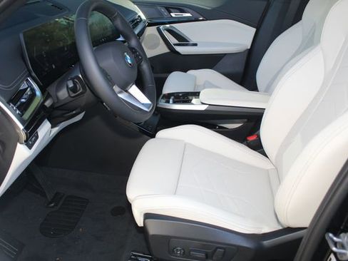 Used 2026 BMW X1 xDrive28i w/ Technology Package image 18