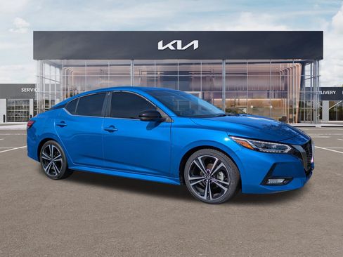 Used 2022 Nissan Sentra SR w/ SR Premium Package FWD image 1