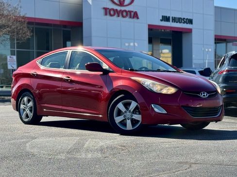 Used 2013 Hyundai Elantra GLS w/ Preferred Pkg image 2