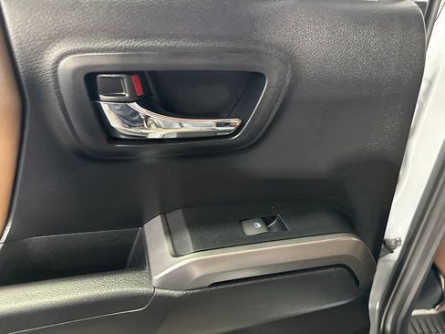 Used 2020 Toyota Tacoma Limited AWD/4WD image 30