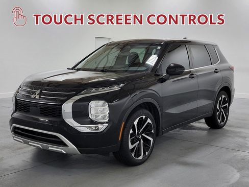 Used 2023 Mitsubishi Outlander SE image 5