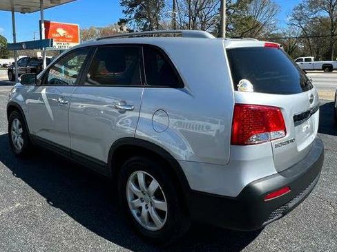 Used 2013 Kia Sorento LX image 4