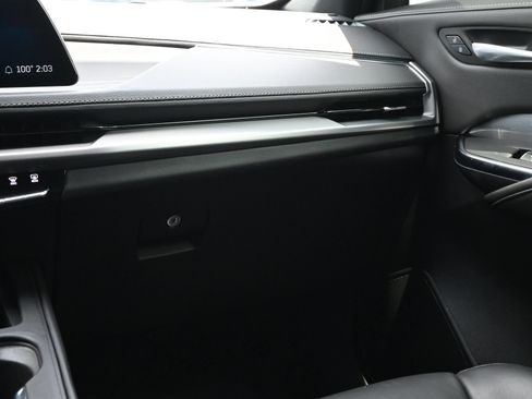 Certified 2024 Cadillac XT4 Premium Luxury w/ Cold Weather Package FWD image 5