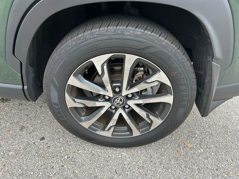 Certified 2025 Toyota Corolla Cross XLE image 9