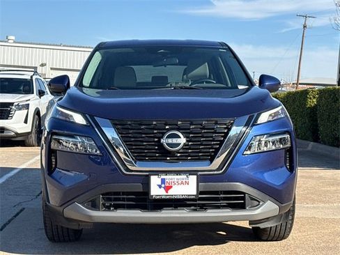 Certified 2022 Nissan Rogue SV image 3