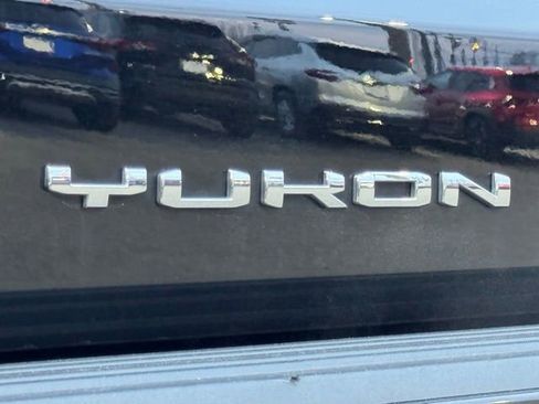 Used 2025 GMC Yukon XL Denali image 10