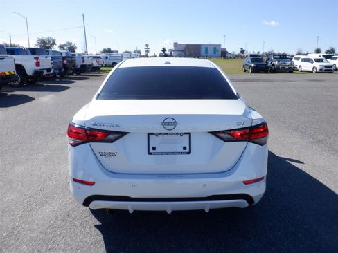 Used 2024 Nissan Sentra SV w/ SV Premium Package image 6