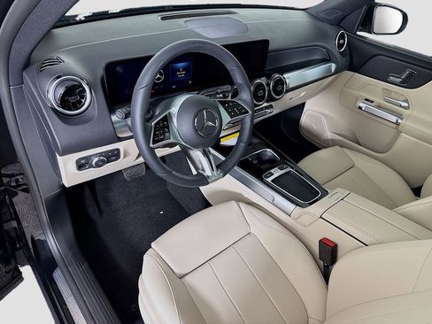 New 2026 Mercedes-Benz GLB 250 image 10
