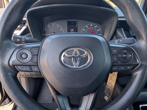 Used 2024 Toyota Corolla LE image 18