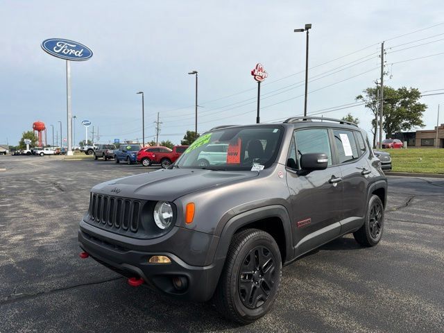 Used 2018 Jeep Renegade Trailhawk w/ Popular Equipment Group AWD/4WD image 1