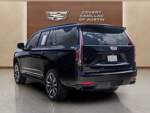 Certified 2024 Cadillac Escalade Sport Platinum w/ LPO, Floor Liner Package AWD/4WD image 3