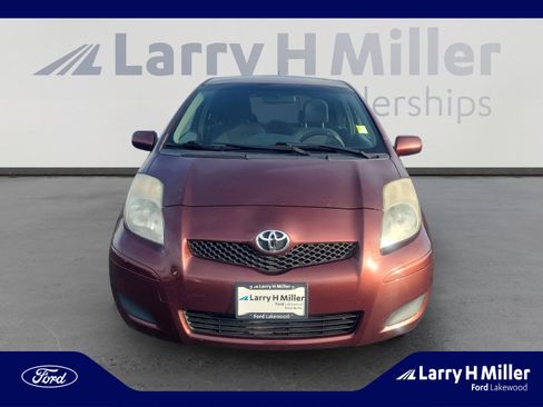 Used 2009 Toyota Yaris 2-Door Hatchback image 8