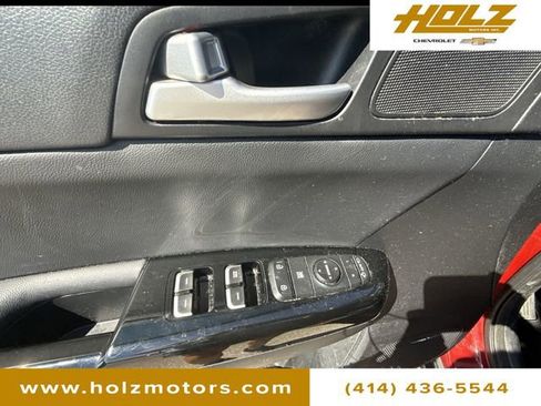 Used 2020 Kia Sportage EX w/ Option Group 15 image 24