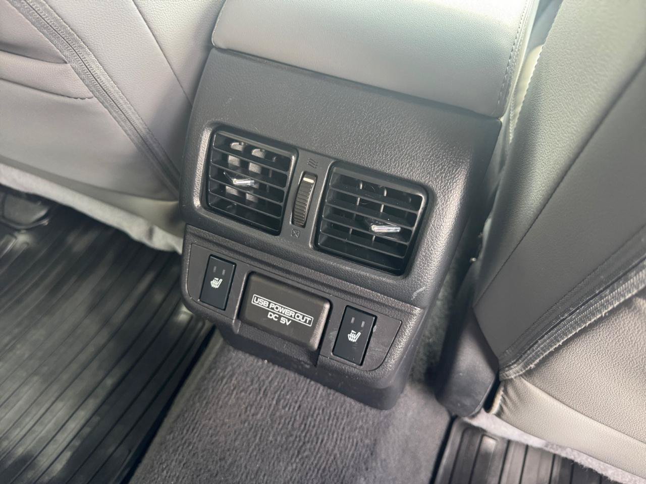 Used 2018 Subaru Outback 2.5i Limited AWD/4WD image 16