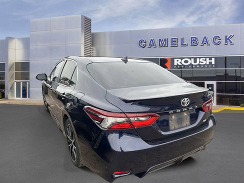 Used 2021 Toyota Camry SE w/ Convenience Package FWD image 6