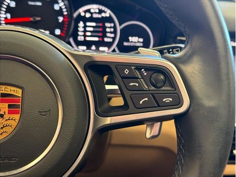 Used 2022 Porsche Cayenne Platinum Edition image 21