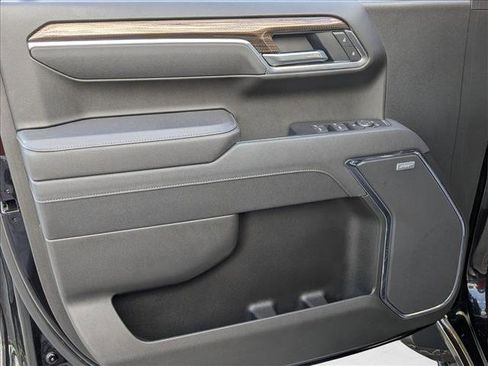 Used 2025 Chevrolet Silverado 1500 LT Trail Boss w/ Convenience Package II image 11