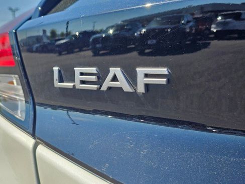 Certified 2025 Nissan Leaf SV Plus FWD image 17