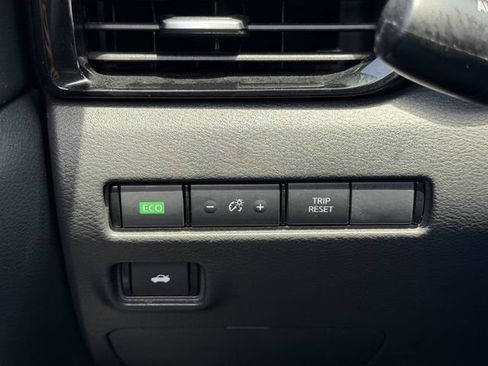 Certified 2025 Nissan Sentra SV FWD image 20