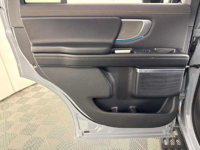 Used 2025 Ford Expedition Tremor AWD/4WD image 23