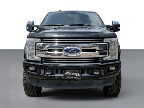 Used 2017 Ford F250 Lariat w/ Lariat Ultimate Package AWD/4WD image 3