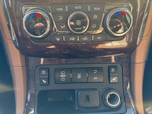 Used 2016 Buick Enclave Premium image 20